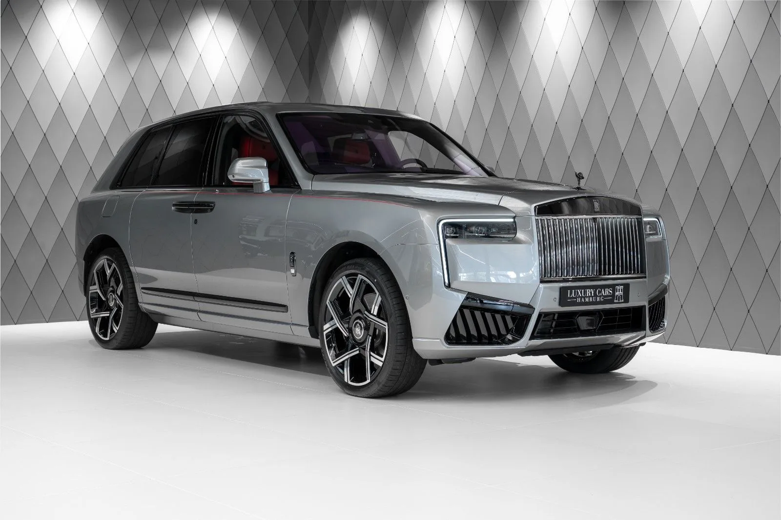 2026 Rolls-Royce Cullinan Black Badge angeboten von einem Supersportwagenhändler in Schenefeld, Deutschland, Hauptfoto