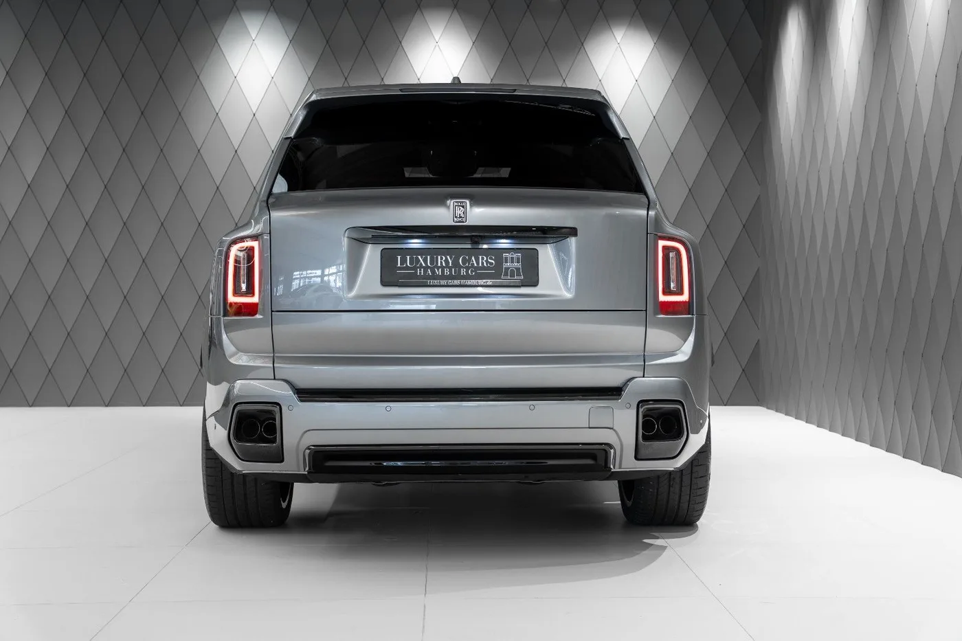 2026 Rolls-Royce Cullinan Black Badge angeboten von einem Supersportwagenhändler in Schenefeld, Deutschland, Foto 6 von 25