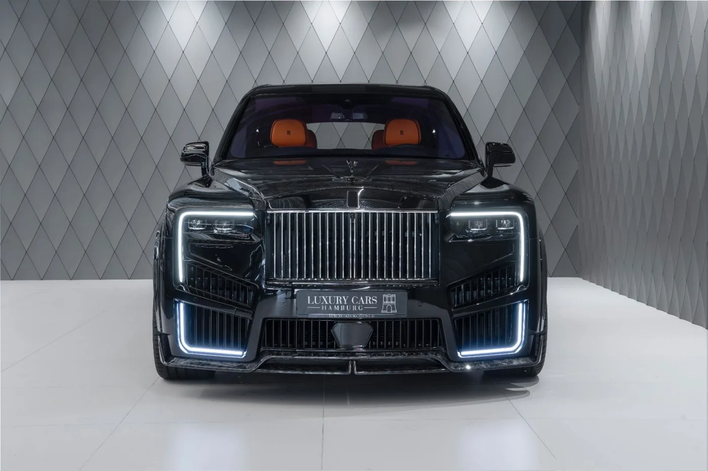 2026 Rolls-Royce Cullinan Black Badge angeboten von einem Supersportwagenhändler in Schenefeld, Deutschland, Foto 2 von 25