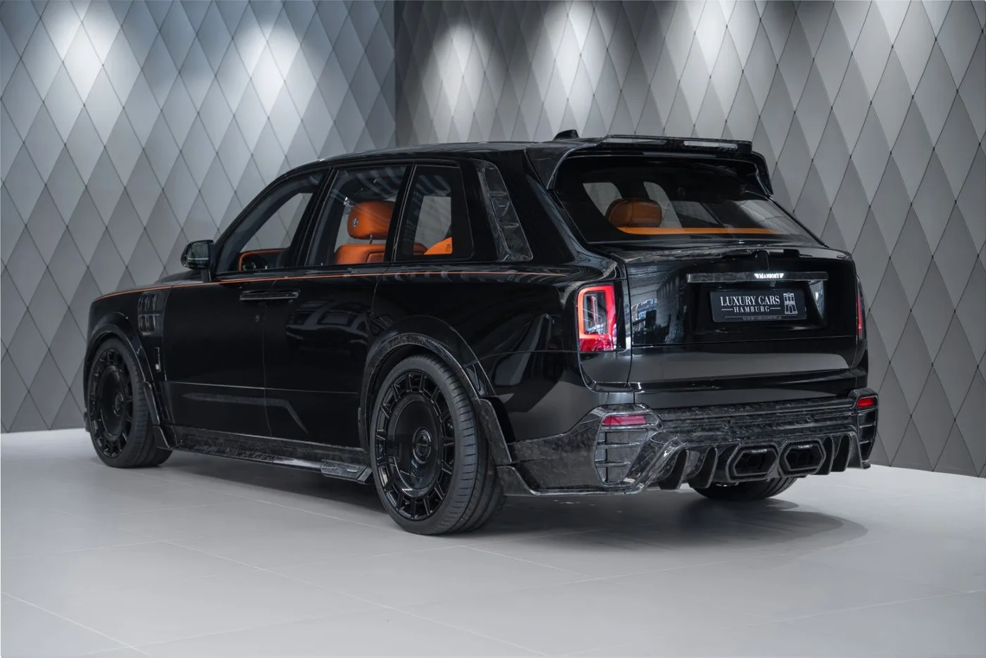 2026 Rolls-Royce Cullinan Black Badge angeboten von einem Supersportwagenhändler in Schenefeld, Deutschland, Foto 5 von 25
