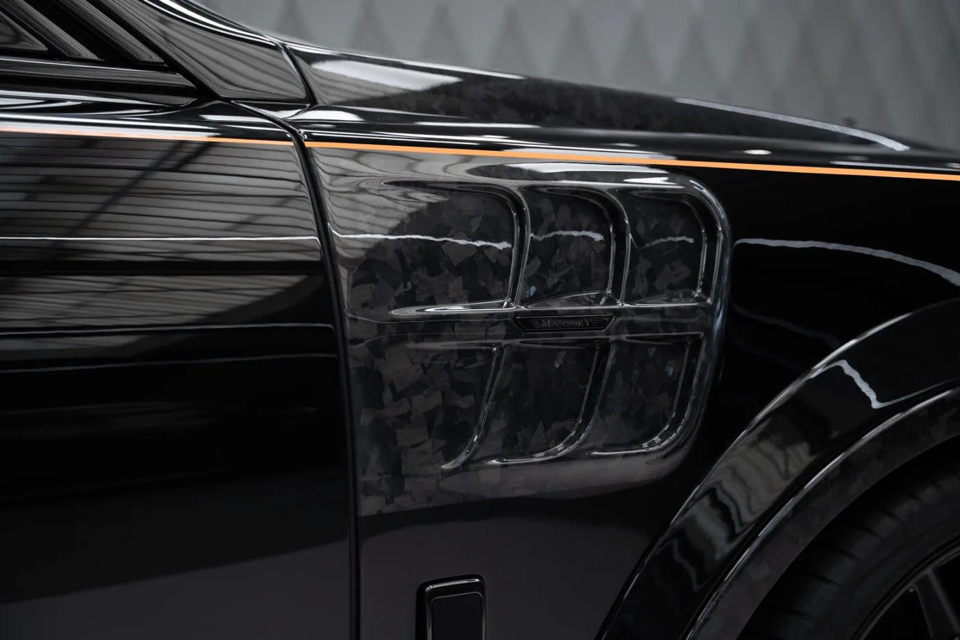 2026 Rolls-Royce Cullinan Black Badge angeboten von einem Supersportwagenhändler in Schenefeld, Deutschland, Foto 7 von 25