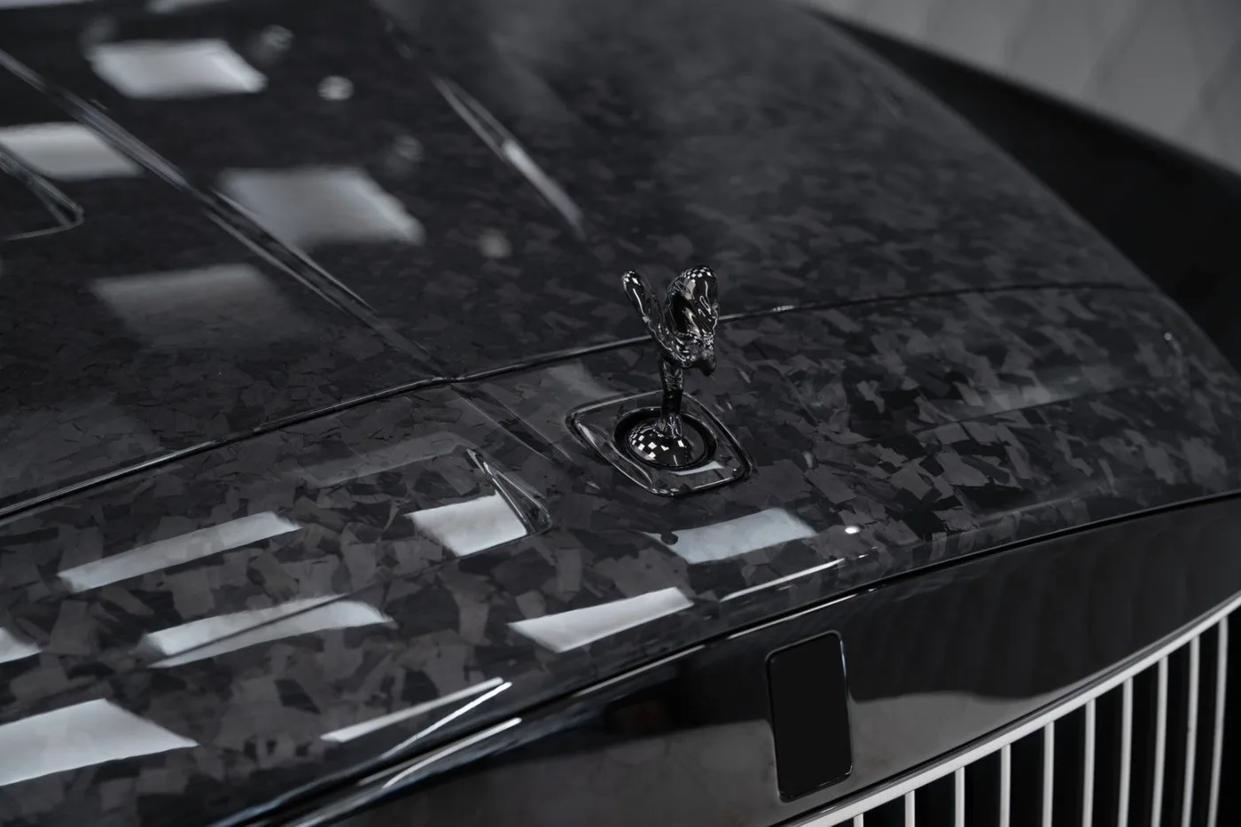 2026 Rolls-Royce Cullinan Black Badge angeboten von einem Supersportwagenhändler in Schenefeld, Deutschland, Foto 8 von 25