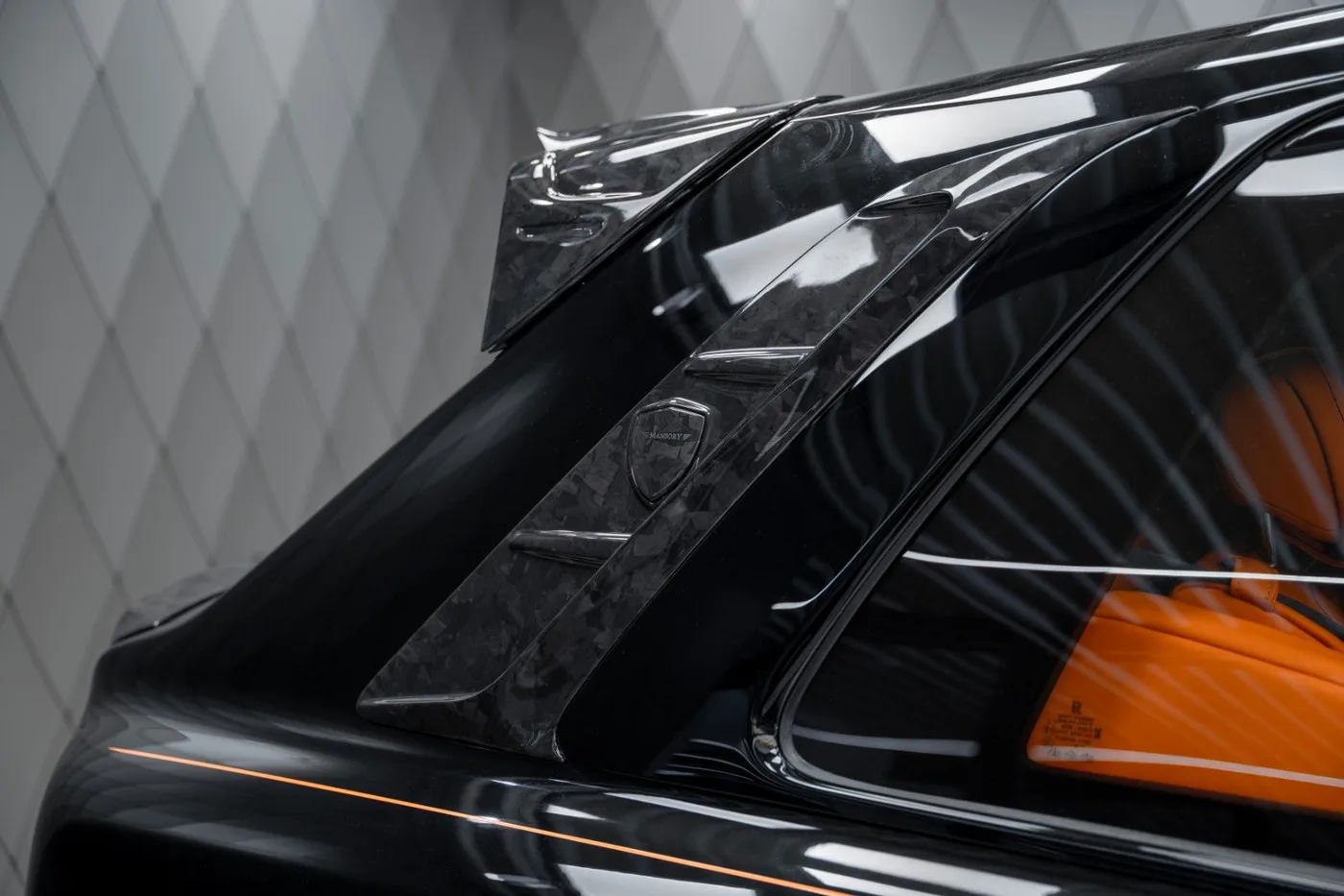2026 Rolls-Royce Cullinan Black Badge angeboten von einem Supersportwagenhändler in Schenefeld, Deutschland, Foto 9 von 25