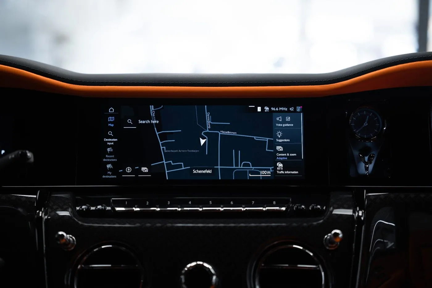 2026 Rolls-Royce Cullinan Black Badge angeboten von einem Supersportwagenhändler in Schenefeld, Deutschland, Foto 21 von 25