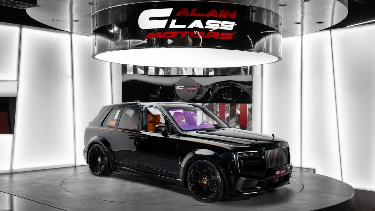 2026 Rolls-Royce Cullinan Black Badge angeboten von einem Fachhändler in Dubai, Vereinigte Arabische Emirate, Hauptfoto