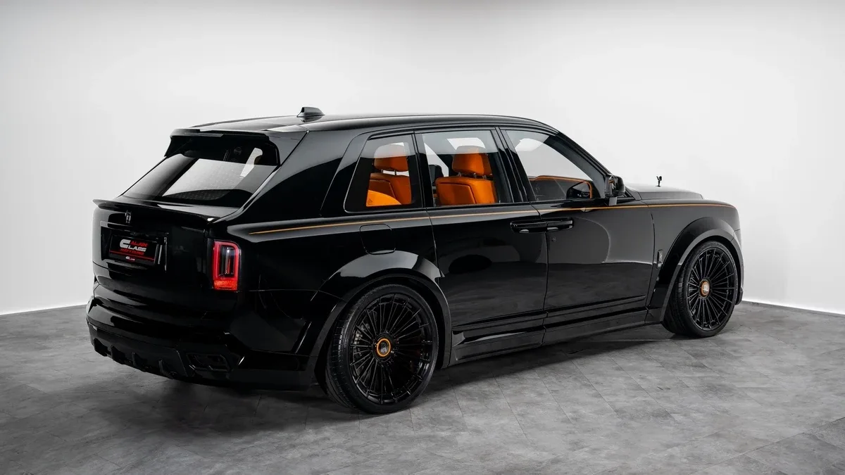 2026 Rolls-Royce Cullinan Black Badge angeboten von einem Fachhändler in Dubai, Vereinigte Arabische Emirate, Foto 3 von 25