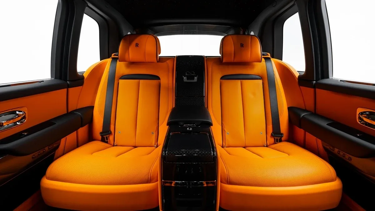 2026 Rolls-Royce Cullinan Black Badge angeboten von einem Fachhändler in Dubai, Vereinigte Arabische Emirate, Foto 24 von 25