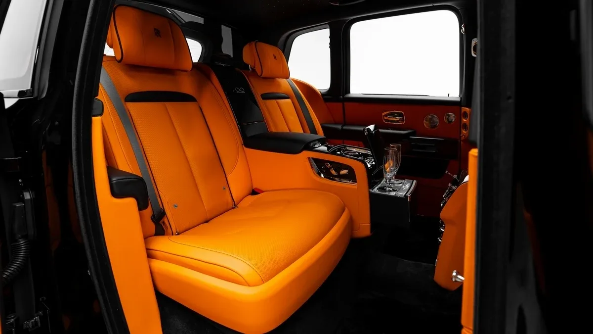 2026 Rolls-Royce Cullinan Black Badge angeboten von einem Fachhändler in Dubai, Vereinigte Arabische Emirate, Foto 25 von 25