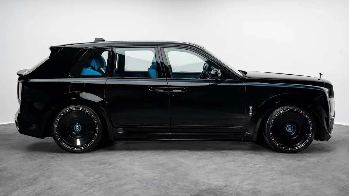 2026 Rolls-Royce Cullinan Black Badge angeboten von einem Fachhändler in Dubai, Vereinigte Arabische Emirate, Foto 5 von 25