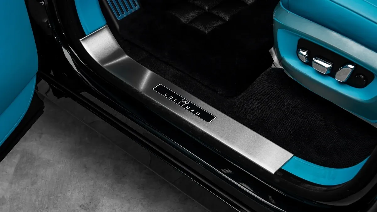 2026 Rolls-Royce Cullinan Black Badge angeboten von einem Fachhändler in Dubai, Vereinigte Arabische Emirate, Foto 12 von 25
