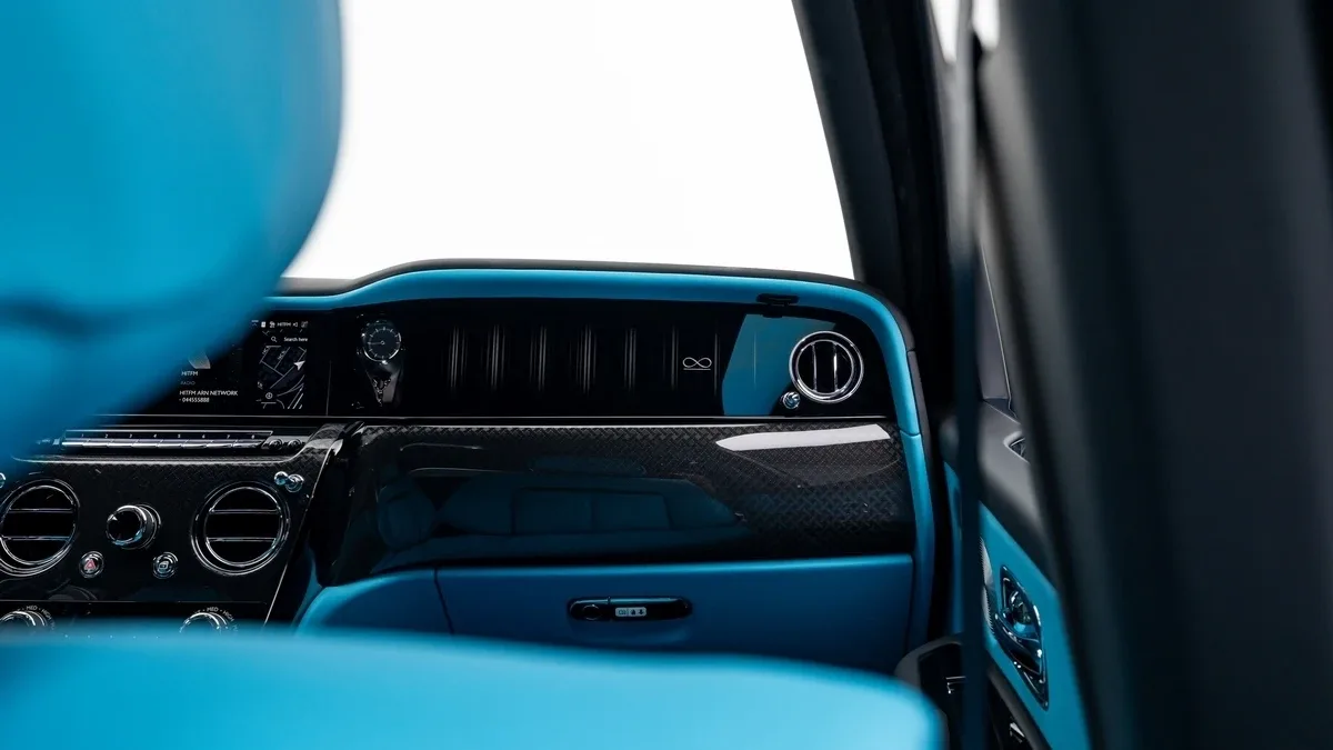 2026 Rolls-Royce Cullinan Black Badge angeboten von einem Fachhändler in Dubai, Vereinigte Arabische Emirate, Foto 17 von 25