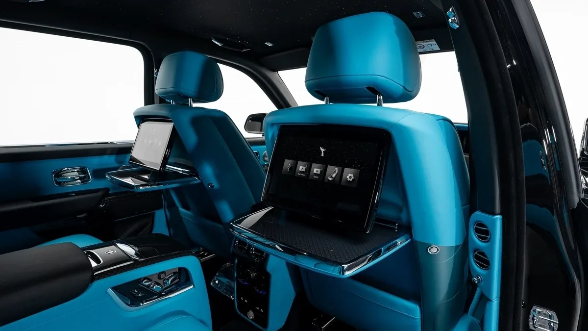 2026 Rolls-Royce Cullinan Black Badge angeboten von einem Fachhändler in Dubai, Vereinigte Arabische Emirate, Foto 23 von 25