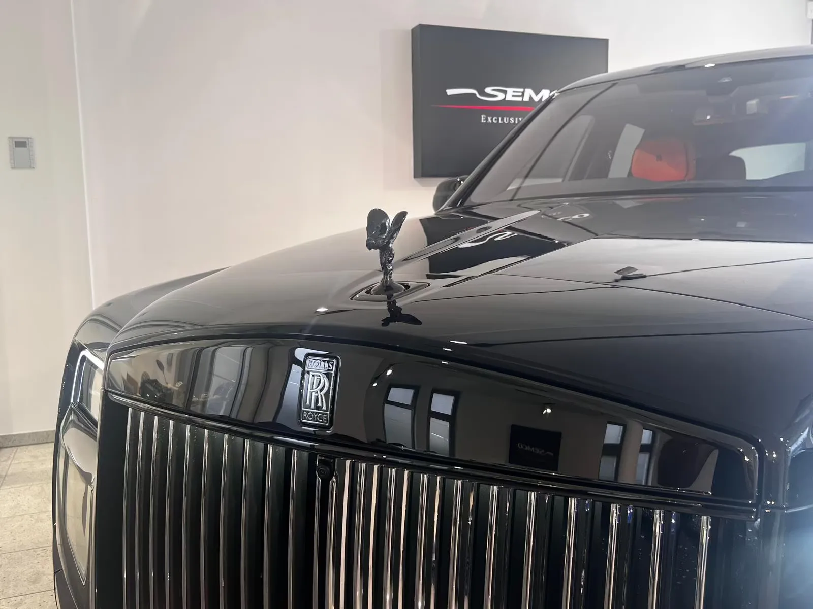 2026 Rolls-Royce Cullinan Black Badge Mandarin angeboten von einem Fachhändler in Haar, Deutschland, Hauptfoto