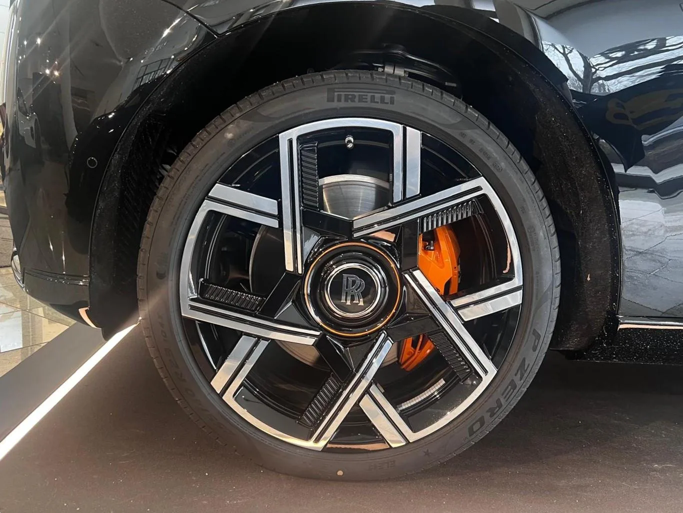 2026 Rolls-Royce Cullinan Black Badge Mandarin angeboten von einem Fachhändler in Haar, Deutschland, Foto 20 von 20