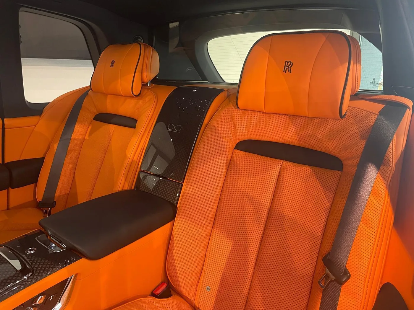 2026 Rolls-Royce Cullinan Black Badge Sanctuary Seats angeboten von einem Fachhändler in Haar, Deutschland, Foto 16 von 25