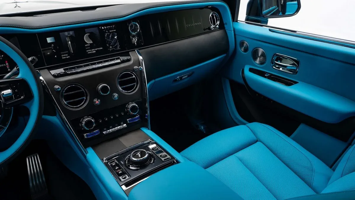 2026 Rolls-Royce Cullinan angeboten von einem Fachhändler in Dubai, Vereinigte Arabische Emirate, Foto 15 von 25