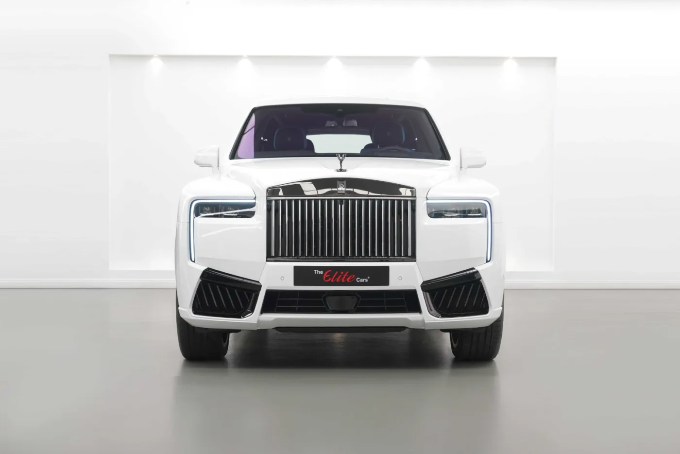 2026 Rolls-Royce Cullinan Black Badge angeboten von einem Fachhändler in Dubai, Vereinigte Arabische Emirate, Foto 6 von 10
