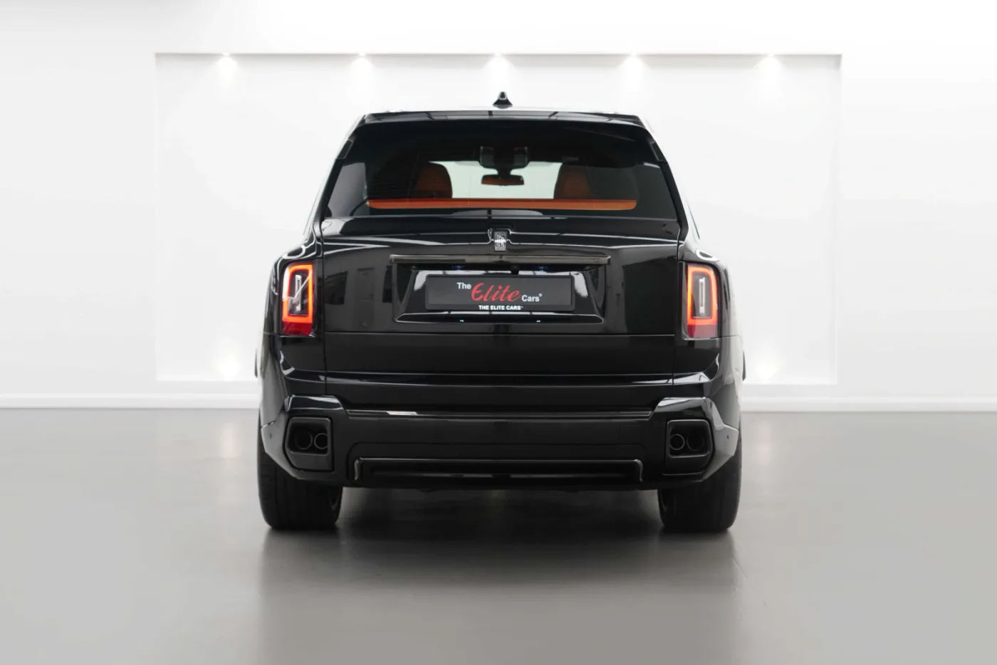 2026 Rolls-Royce Cullinan Black Badge proposée par un concessionnaire spécialisé à Dubai, Émirats arabes unis, photo 4 sur 10