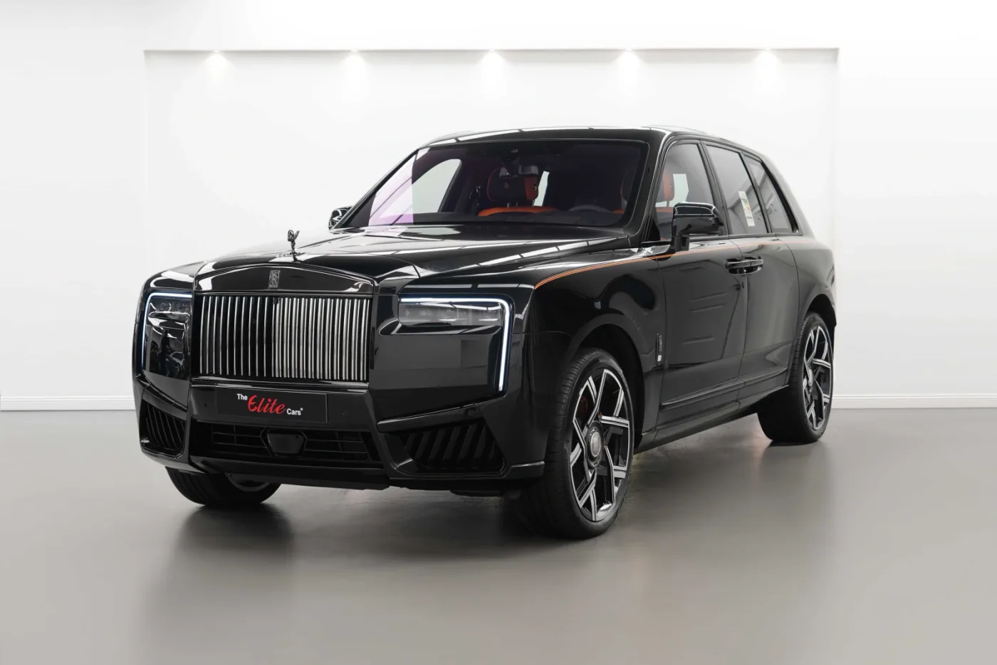 2026 Rolls-Royce Cullinan Black Badge proposée par un concessionnaire spécialisé à Dubai, Émirats arabes unis, photo 8 sur 10