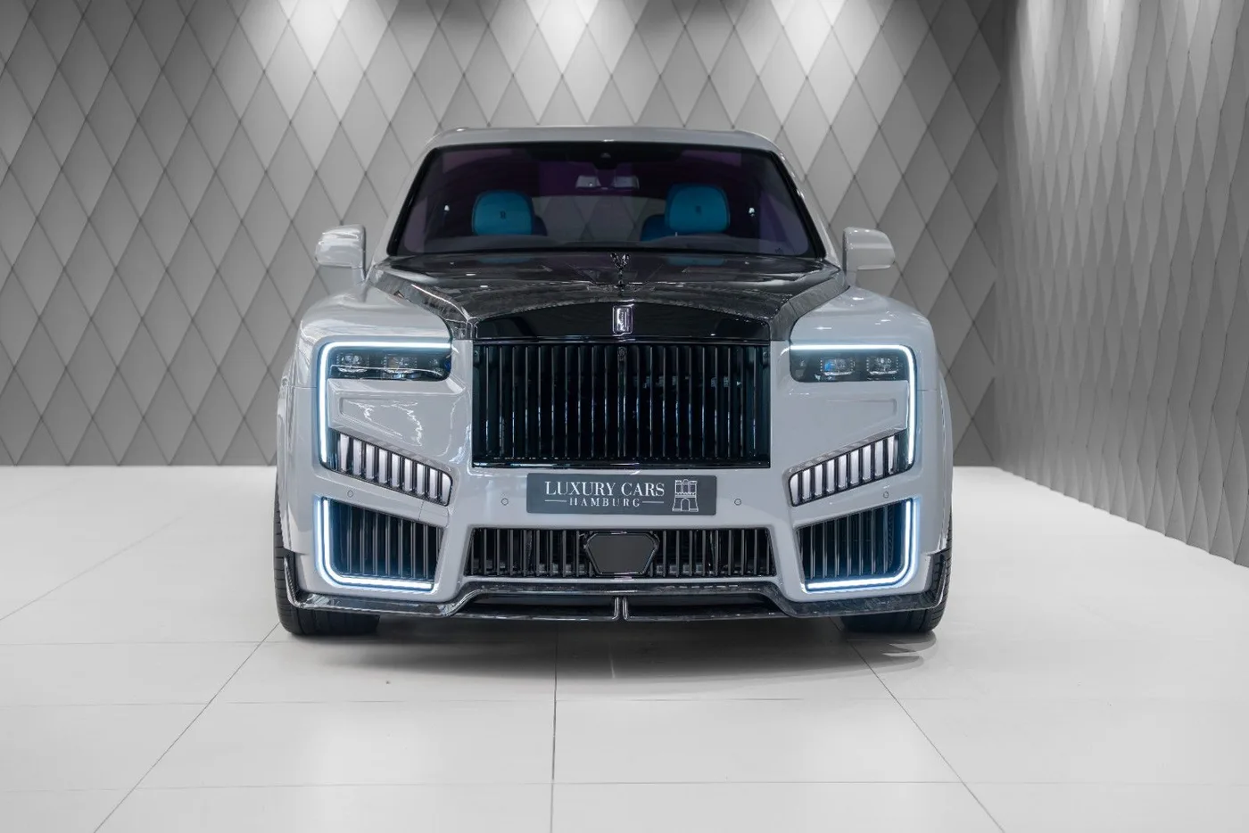 2026 Rolls-Royce Cullinan angeboten von einem Supersportwagenhändler in Schenefeld, Deutschland, Foto 2 von 25