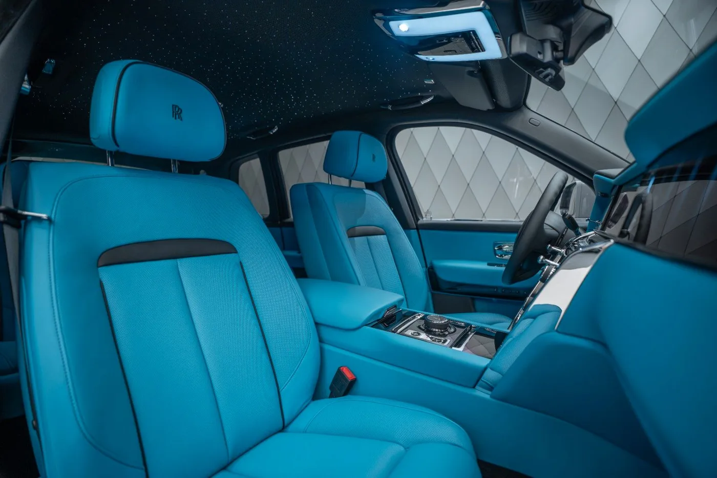 2026 Rolls-Royce Cullinan angeboten von einem Supersportwagenhändler in Schenefeld, Deutschland, Foto 20 von 25