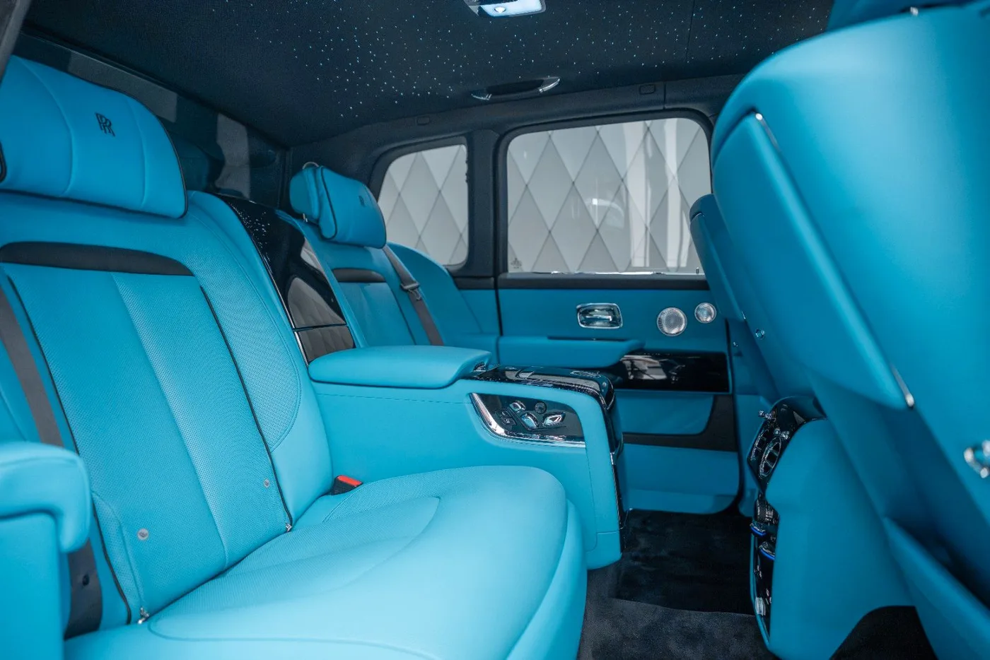 2026 Rolls-Royce Cullinan angeboten von einem Supersportwagenhändler in Schenefeld, Deutschland, Foto 21 von 25