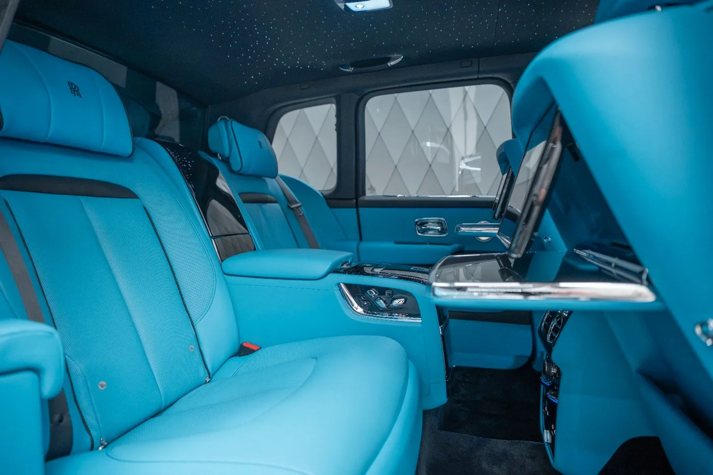 2026 Rolls-Royce Cullinan angeboten von einem Supersportwagenhändler in Schenefeld, Deutschland, Foto 22 von 25