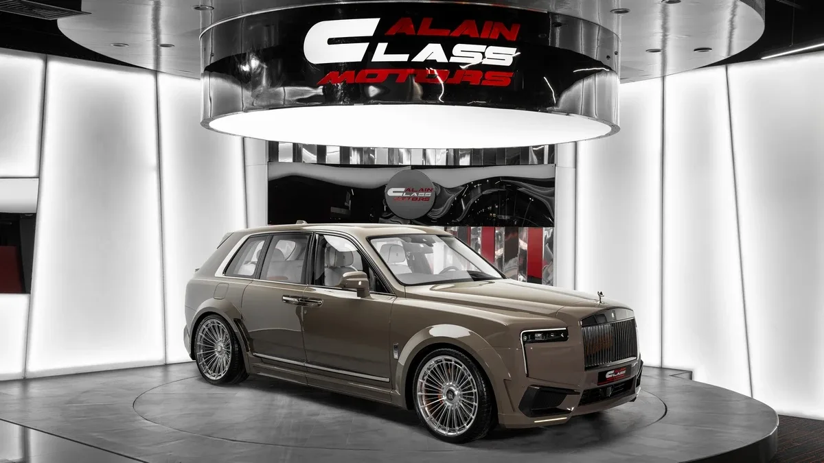 2026 Rolls-Royce Cullinan angeboten von einem Fachhändler in Dubai, Vereinigte Arabische Emirate, Hauptfoto