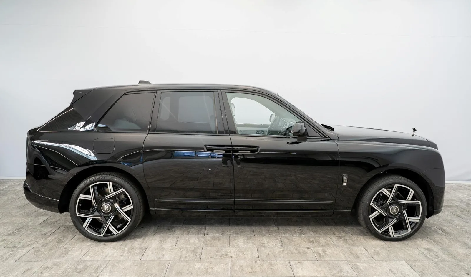 2026 Rolls-Royce Cullinan Series II Black Badge, 5/30