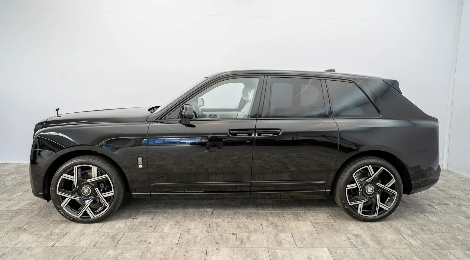2026 Rolls-Royce Cullinan Series II Black Badge, 8/30