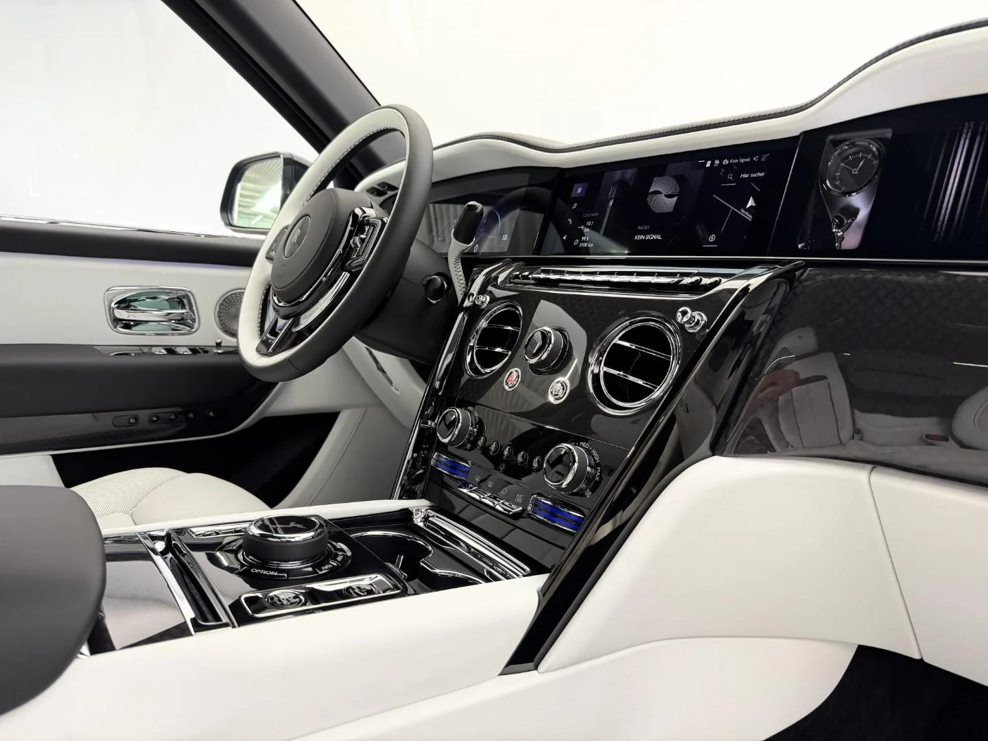 2026 Rolls-Royce Cullinan Series II Black Badge, 13/30