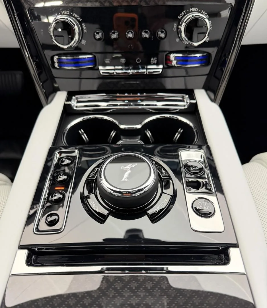 2026 Rolls-Royce Cullinan Series II Black Badge, 16/30