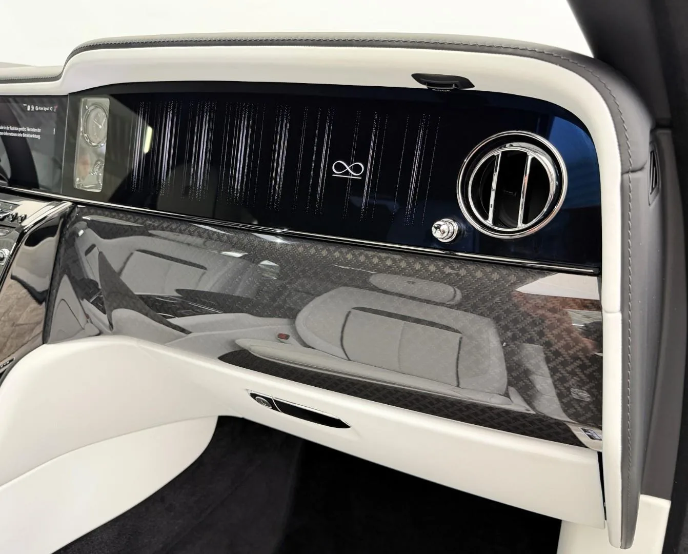 2026 Rolls-Royce Cullinan Series II Black Badge, 19/30