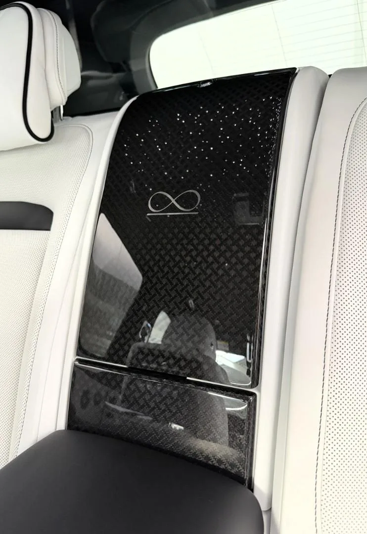 2026 Rolls-Royce Cullinan Series II Black Badge, 24/30