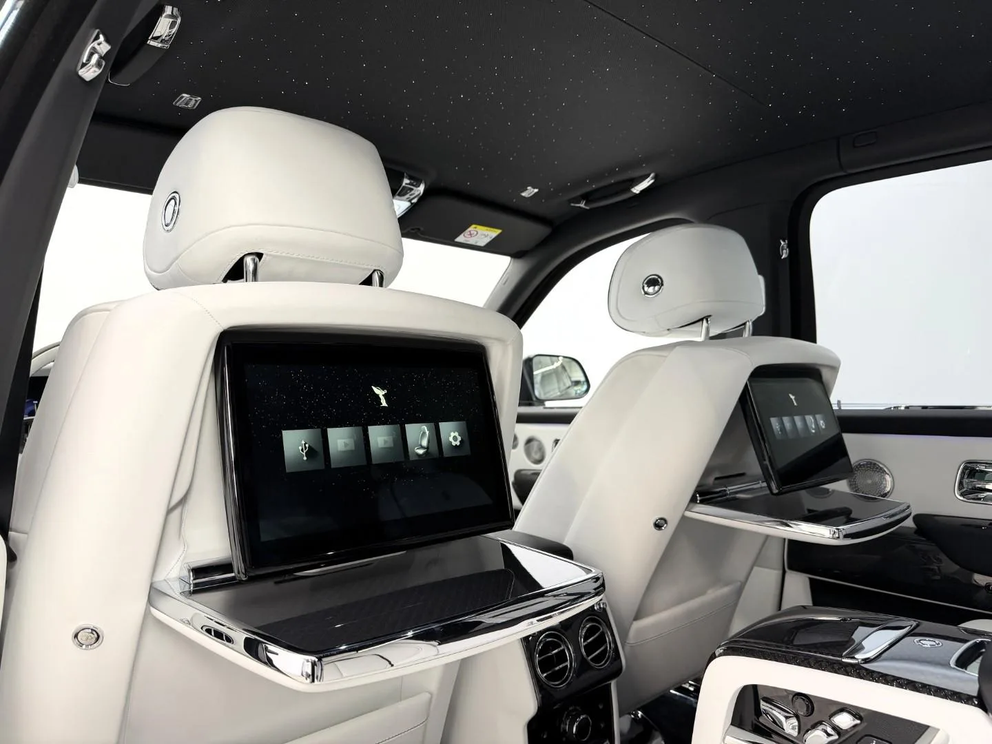2026 Rolls-Royce Cullinan Series II Black Badge, 26/30