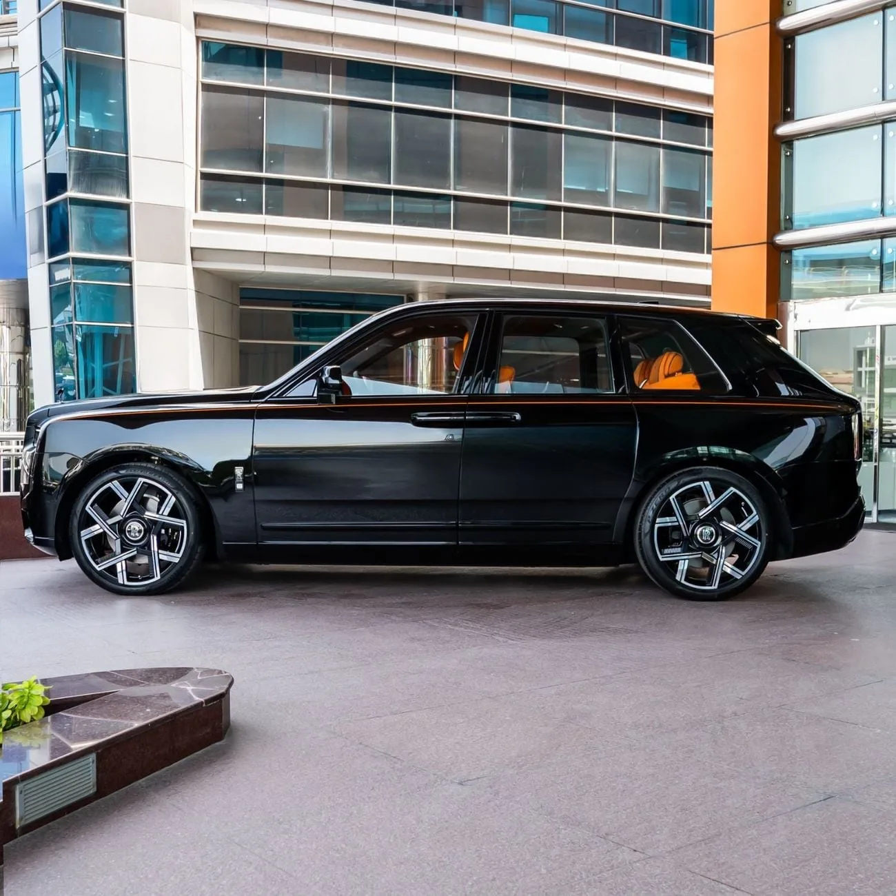 2026 Rolls-Royce Cullinan Series II Black Badge, 5/21