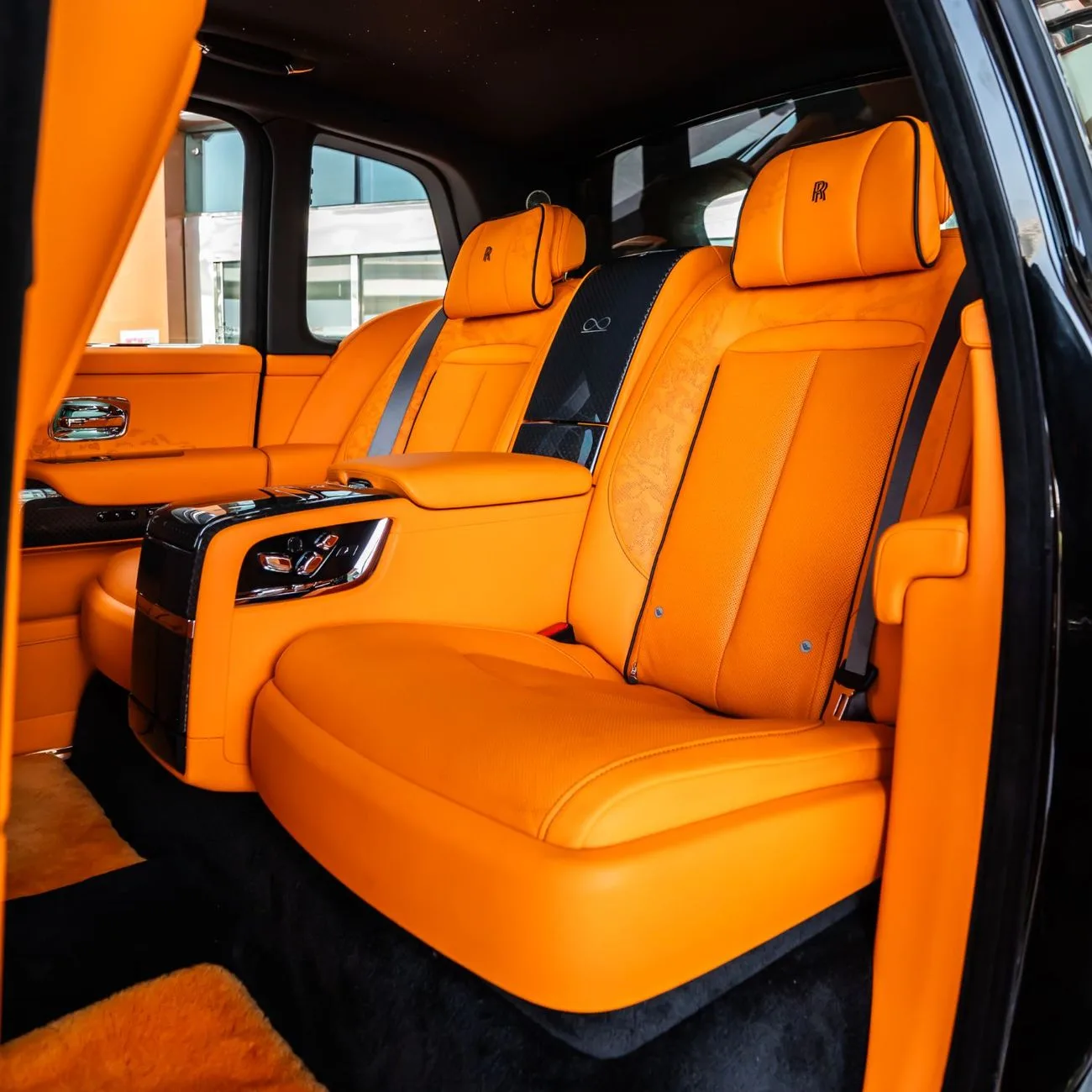 2026 Rolls-Royce Cullinan Series II Black Badge, 10/21