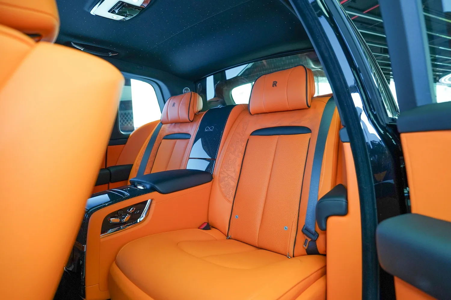 2026 Rolls-Royce Cullinan Series II Black Badge, 6/20