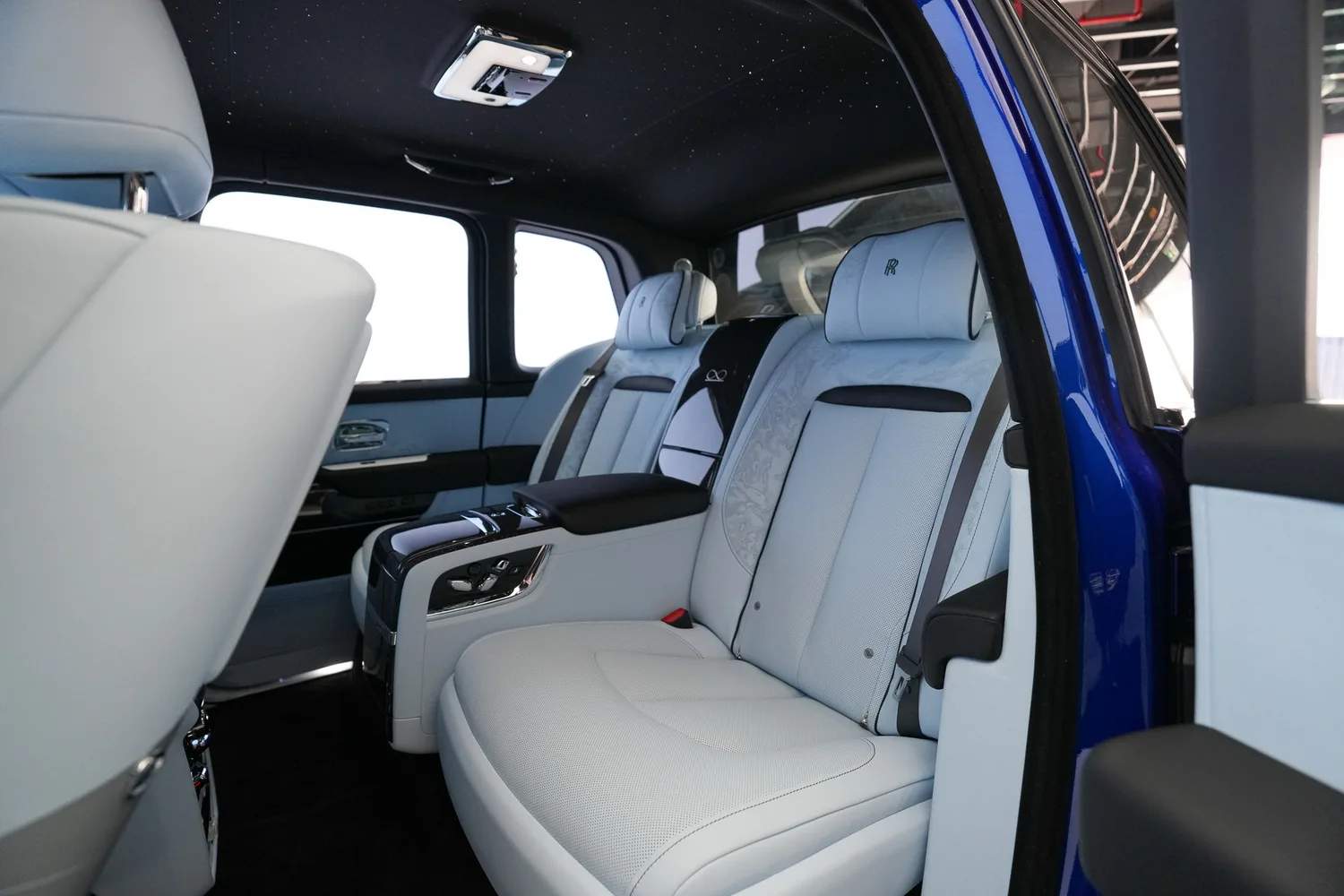 2026 Rolls-Royce Cullinan Series II Black Badge, 9/17