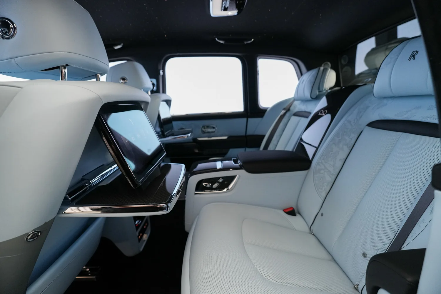 2026 Rolls-Royce Cullinan Series II Black Badge, 11/17