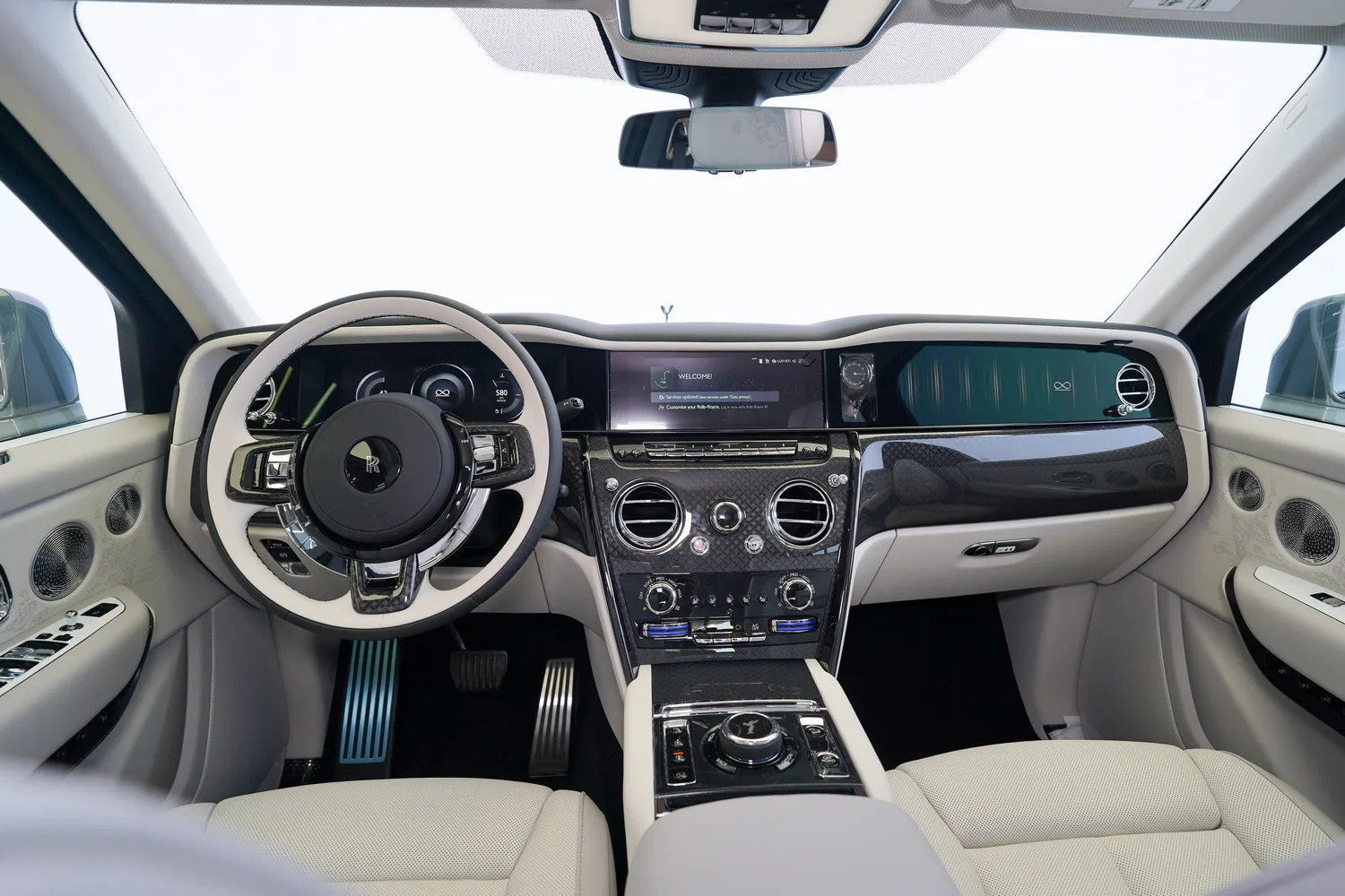 2026 Rolls-Royce Cullinan Series II Black Badge, 16/20