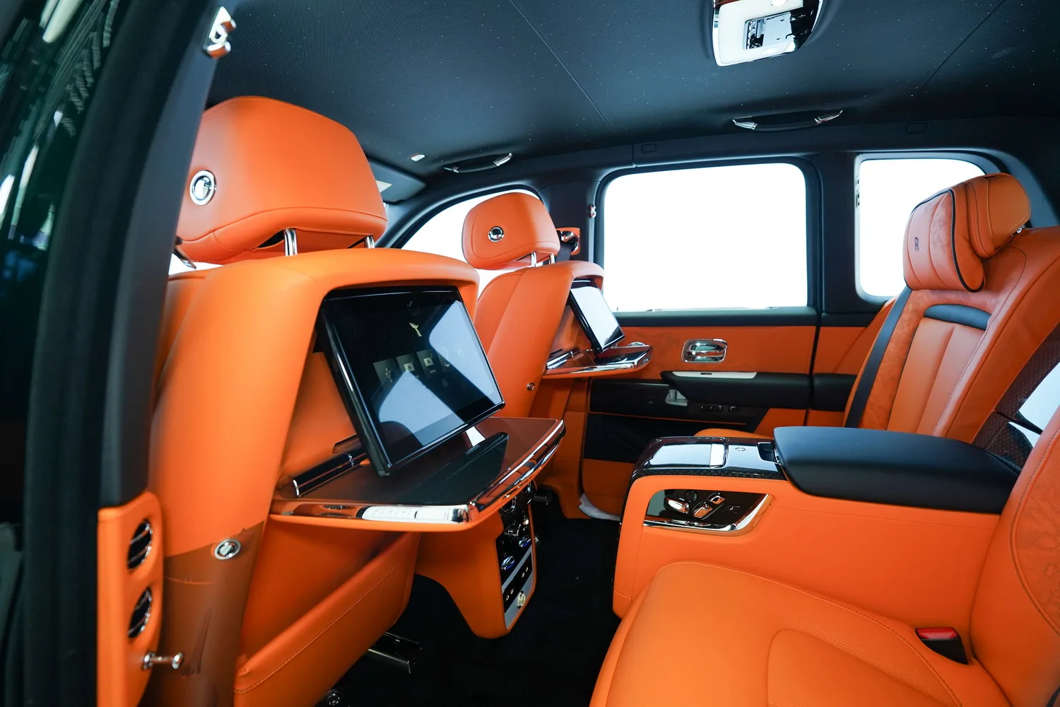 2026 Rolls-Royce Cullinan Series II Black Badge, 15/19