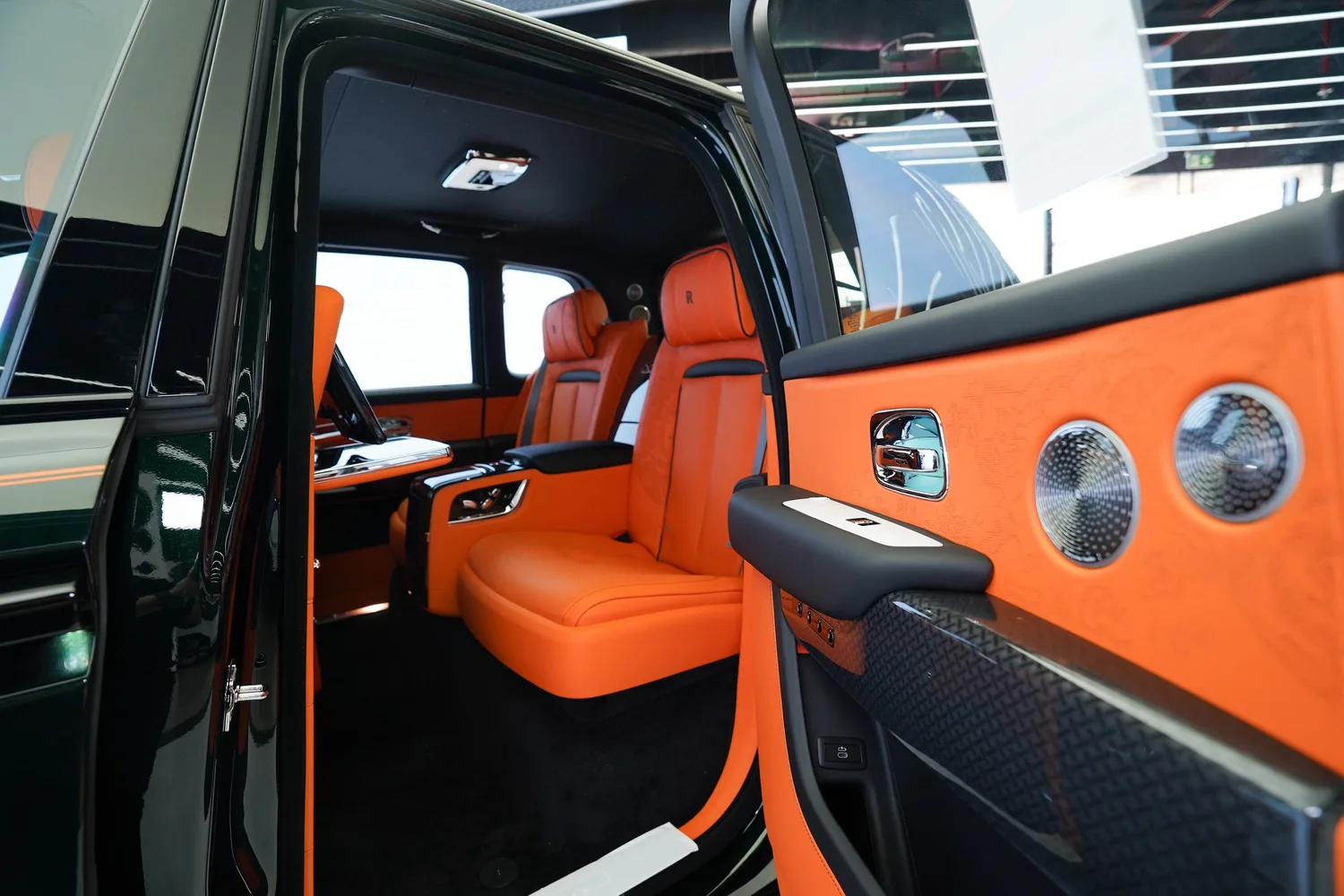 2026 Rolls-Royce Cullinan Series II Black Badge, 16/19