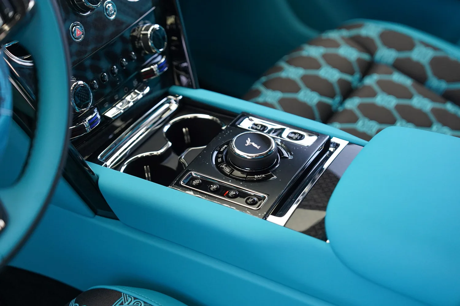2026 Rolls-Royce Cullinan Series II Black Badge, 14/20