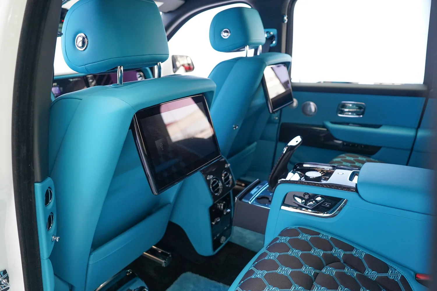 2026 Rolls-Royce Cullinan Series II Black Badge, 16/20