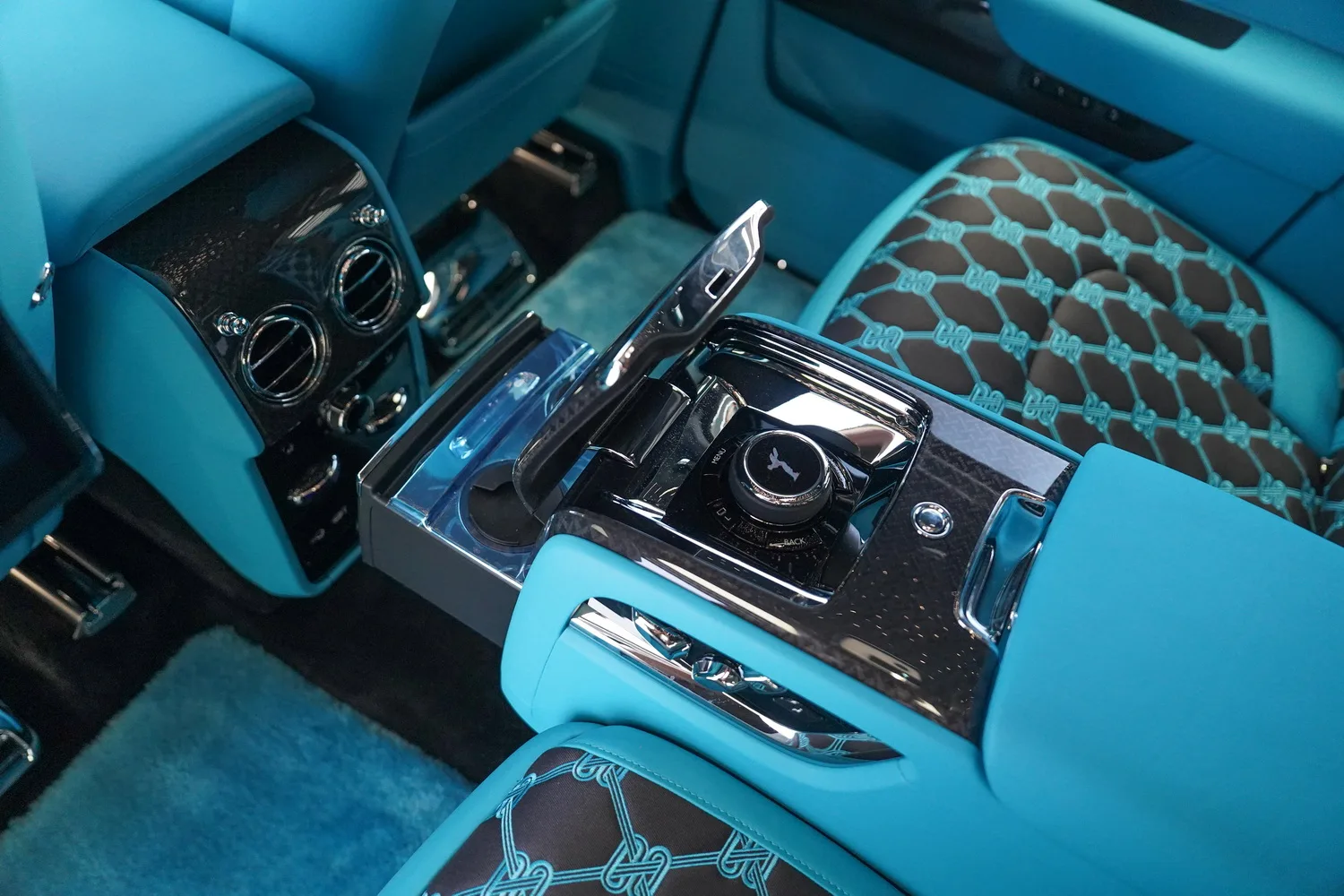 2026 Rolls-Royce Cullinan Series II Black Badge, 17/20