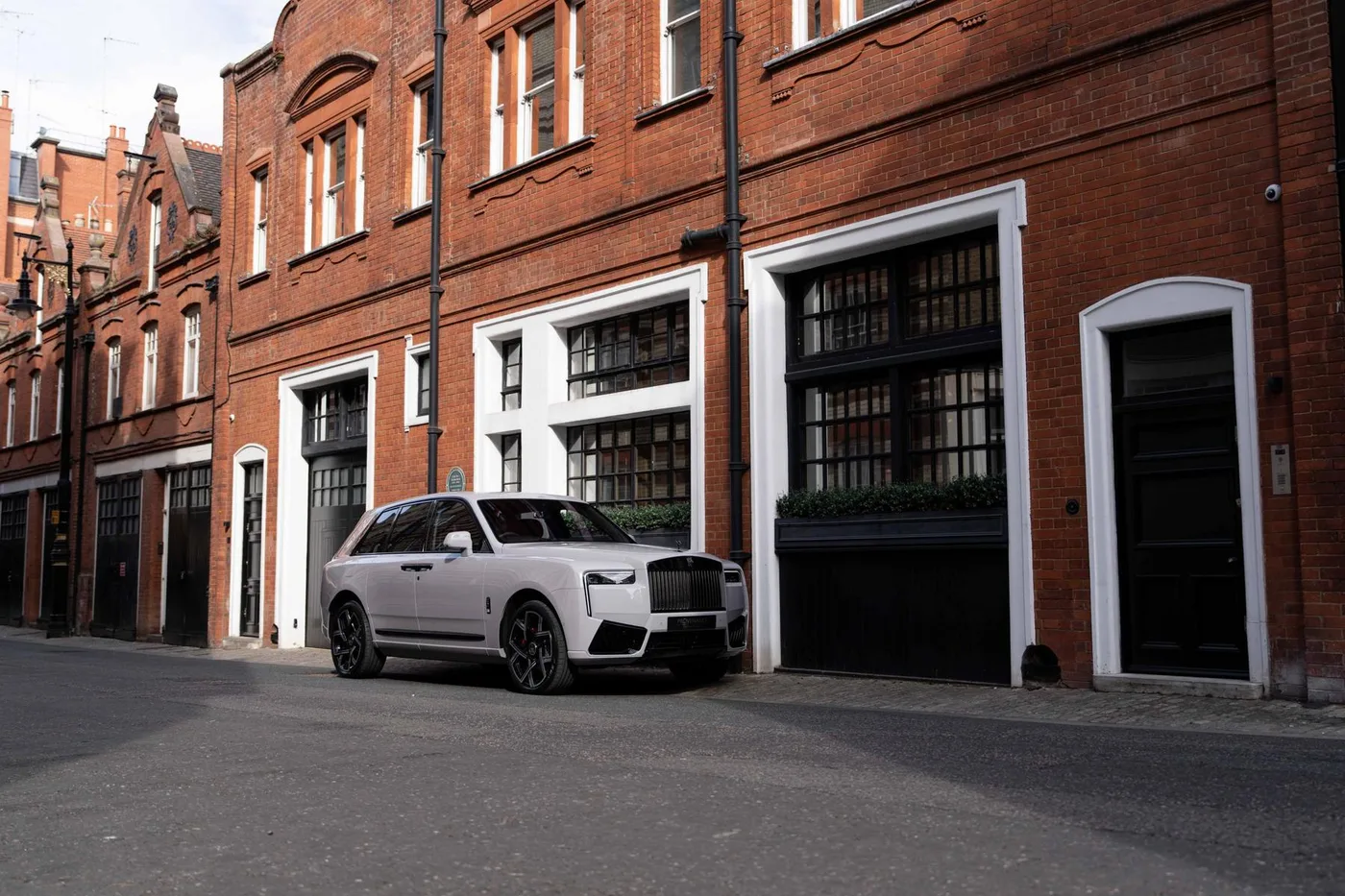 2026 Rolls-Royce Cullinan Black Badge angeboten von einer Vertragshändlergruppe in London, Vereinigtes Königreich, Foto 13 von 25