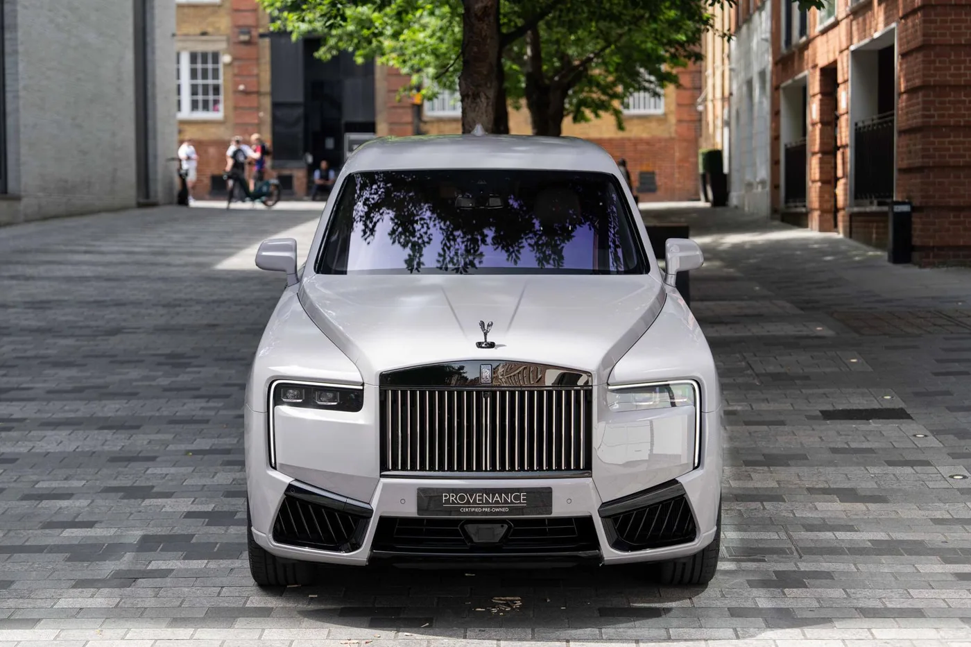 2026 Rolls-Royce Cullinan Black Badge angeboten von einer Vertragshändlergruppe in London, Vereinigtes Königreich, Foto 18 von 25