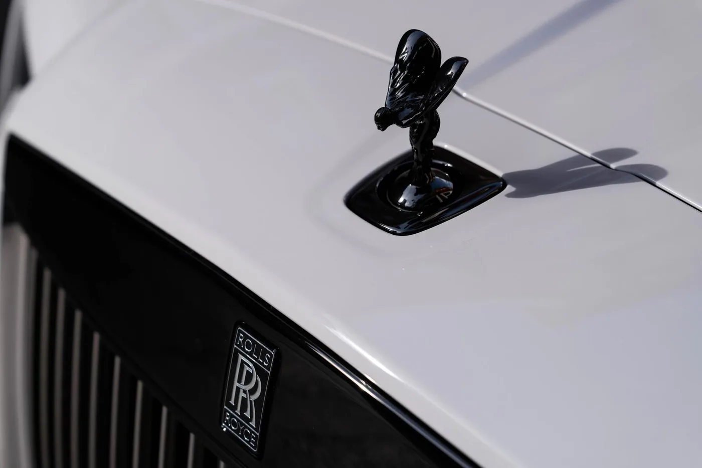 2026 Rolls-Royce Cullinan Black Badge angeboten von einer Vertragshändlergruppe in London, Vereinigtes Königreich, Foto 25 von 25