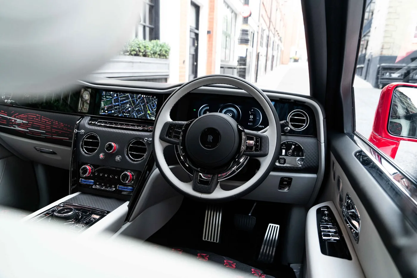 2026 Rolls-Royce Cullinan Series II Black Badge offered by a franchised dealer group in London, United Kingdom, photo 5 of 25